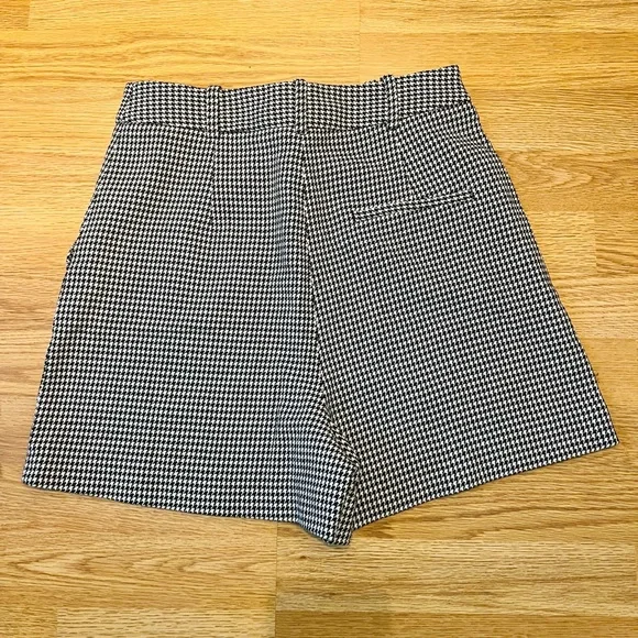 Zara shorts - Picture 2 of 3